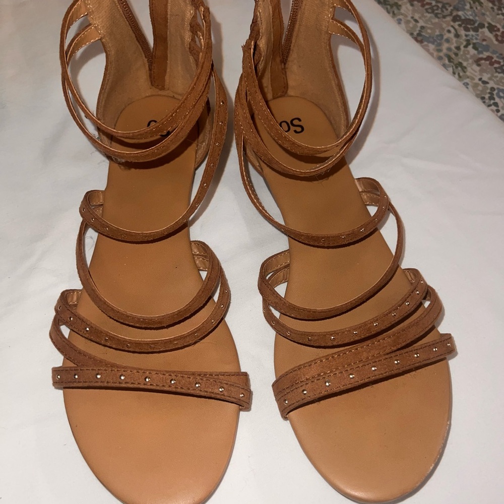 Kohl's Tan Strappy Sandals